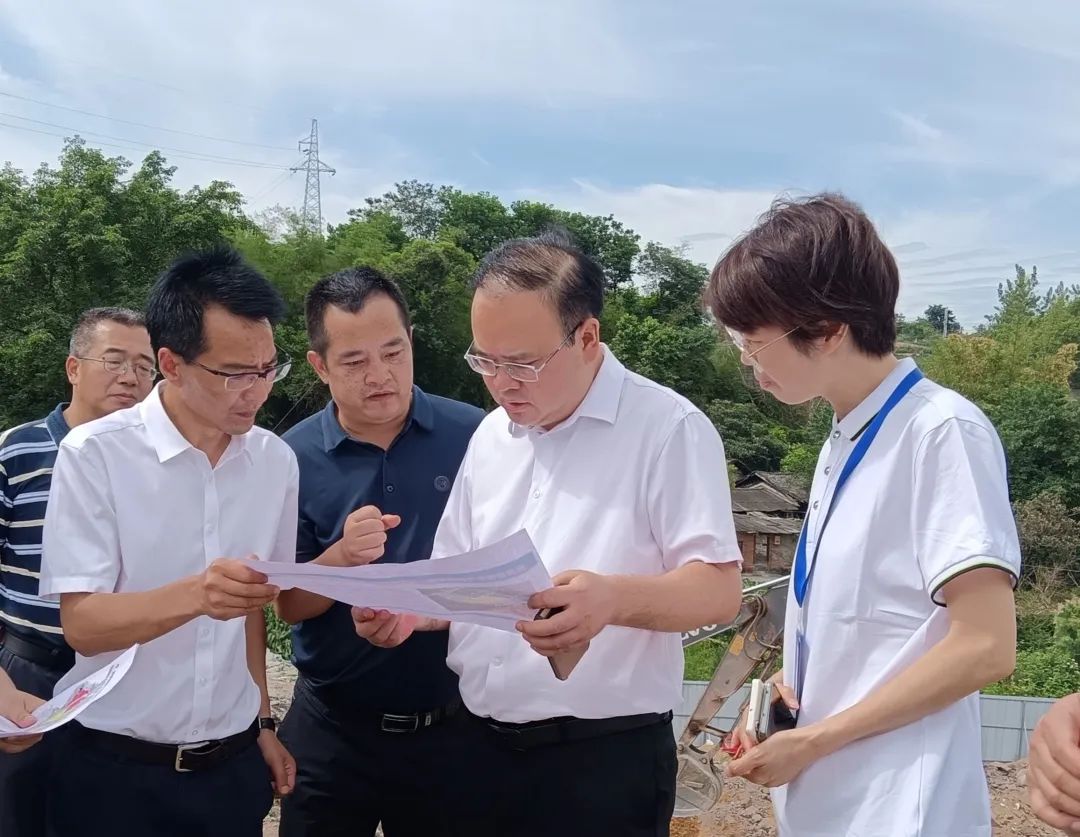 【領(lǐng)導(dǎo)關(guān)懷】大安區(qū)委書記彭長林率隊(duì)蒞臨沃輪電氣調(diào)研督導(dǎo)項(xiàng)目二期、三期建設(shè)推進(jìn)情況